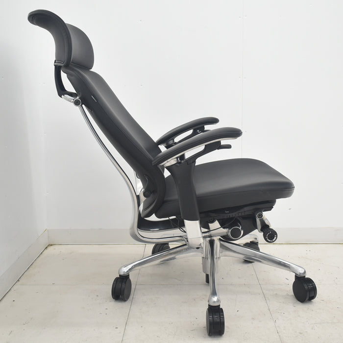 【中古】オカムラ　コンテッサ　大型ヘッドレスト　可動肘　アルミポリッシュ　革張り　2025090305【中古オフィス家具】