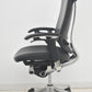 【中古】オカムラ　コンテッサ　大型ヘッドレスト　可動肘　アルミポリッシュ　革張り　2025090305【中古オフィス家具】