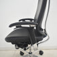 【中古】オカムラ　コンテッサ　大型ヘッドレスト　可動肘　アルミポリッシュ　革張り　2025090306【中古オフィス家具】