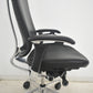 【中古】オカムラ　コンテッサ　大型ヘッドレスト　可動肘　アルミポリッシュ　革張り　2025090311【中古オフィス家具】