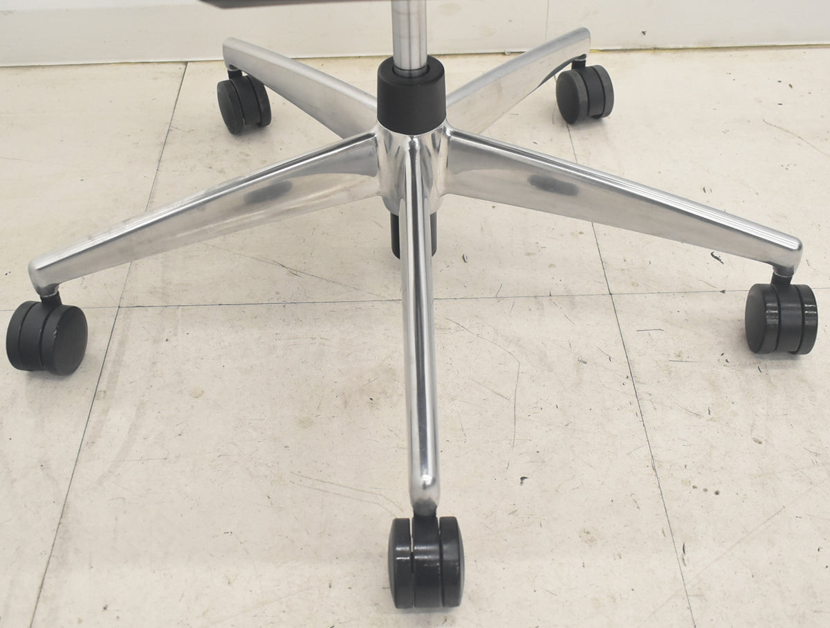 【中古】コクヨ　ベゼル　ヘッドレスト　可動肘　ウェブモーションサポート　2019年製　ポリッシュ　2025091005【中古オフィス家具】