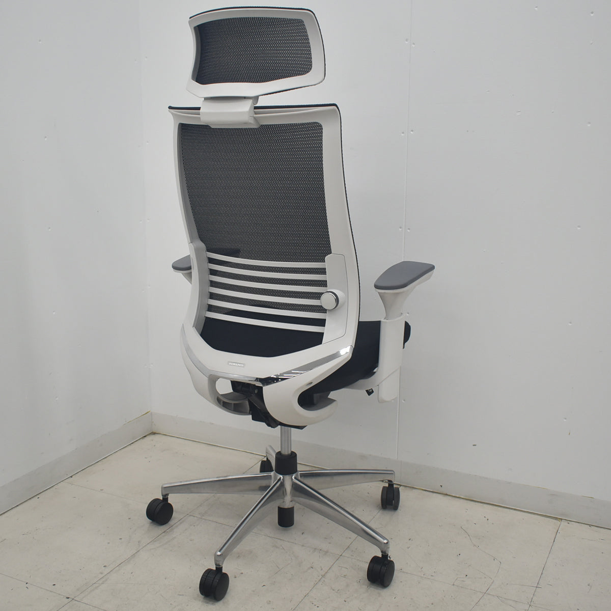 【中古】コクヨ　ベゼル　ヘッドレスト　可動肘　ウェブモーションサポート　2019年製　ポリッシュ　2025091005【中古オフィス家具】