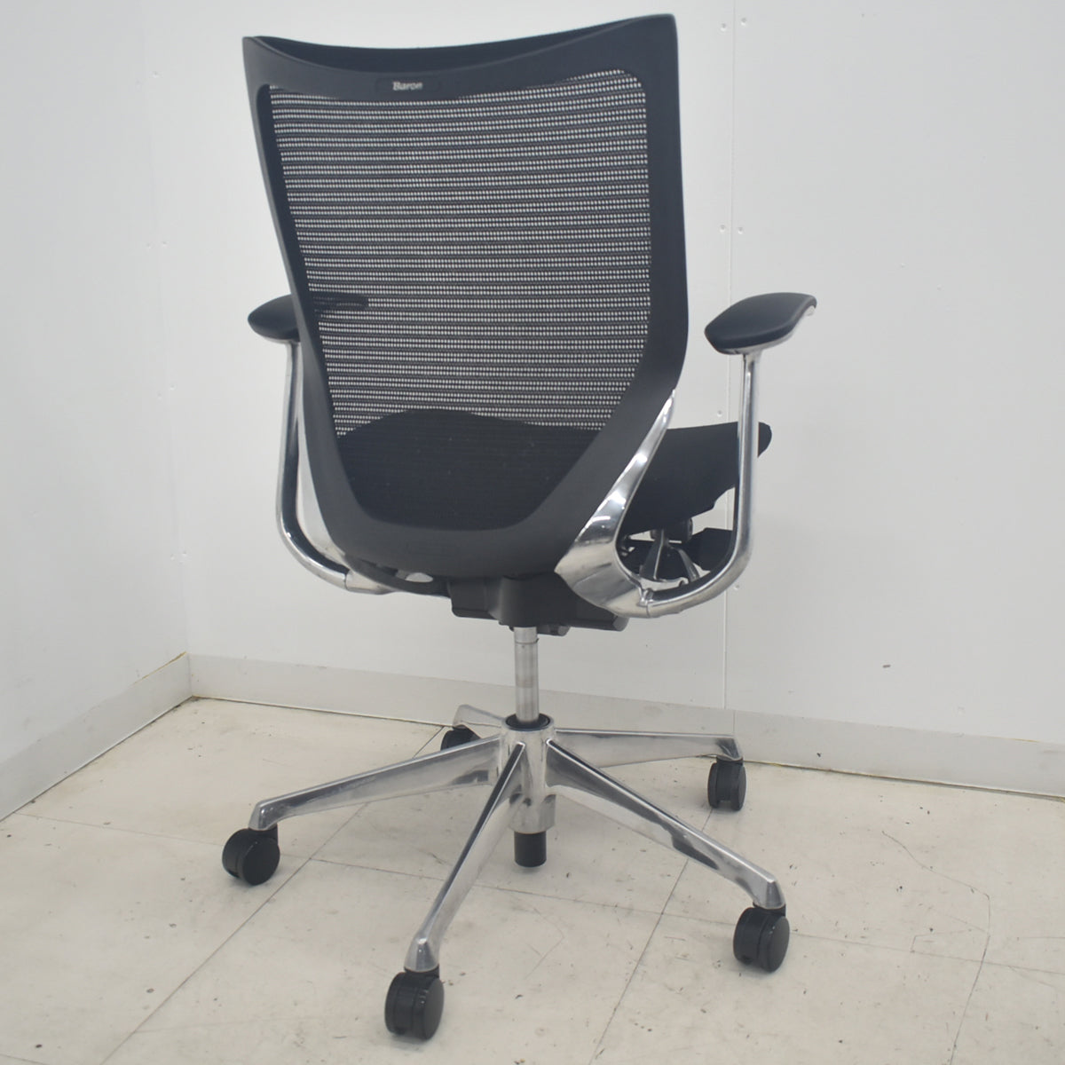 【中古】オカムラ　バロン　ローバック　固定肘　ポリッシュ　ウレタンキャスター　2025091302【中古オフィス家具】