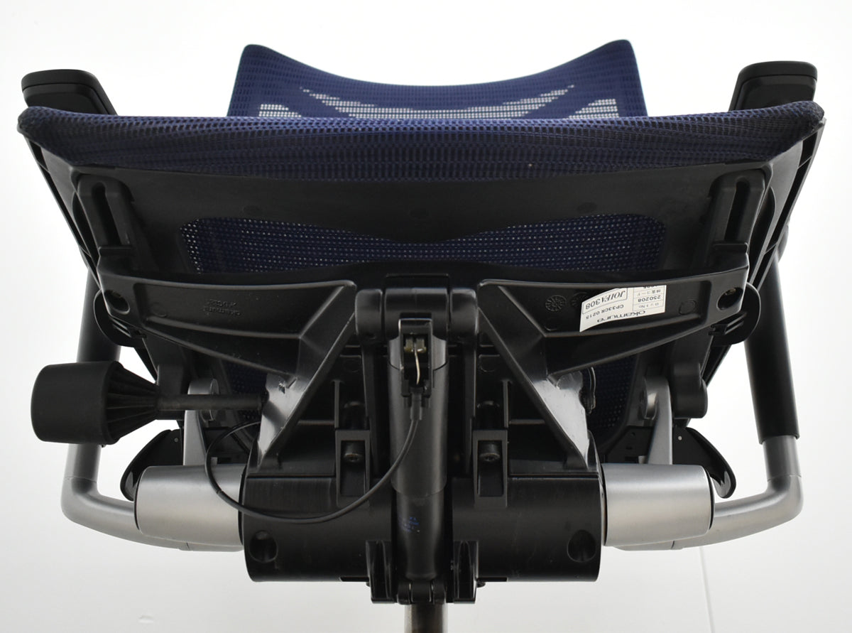 【中古】オカムラ　バロン　ローバック　可動肘　シルバー脚　肘パッド新品　ダークブルー　2025092202【中古オフィス家具】