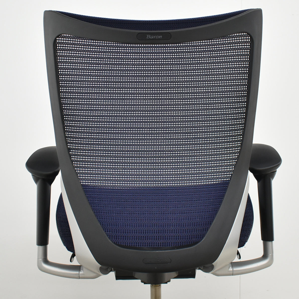 【中古】オカムラ　バロン　ローバック　可動肘　シルバー脚　肘パッド新品　ダークブルー　2025092202【中古オフィス家具】
