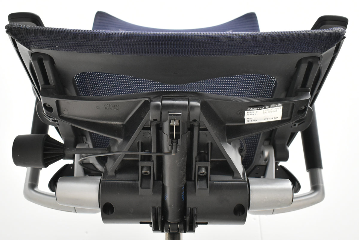 【中古】オカムラ　バロン　ローバック　可動肘　シルバー脚　ダークブルー　2025092204【中古オフィス家具】