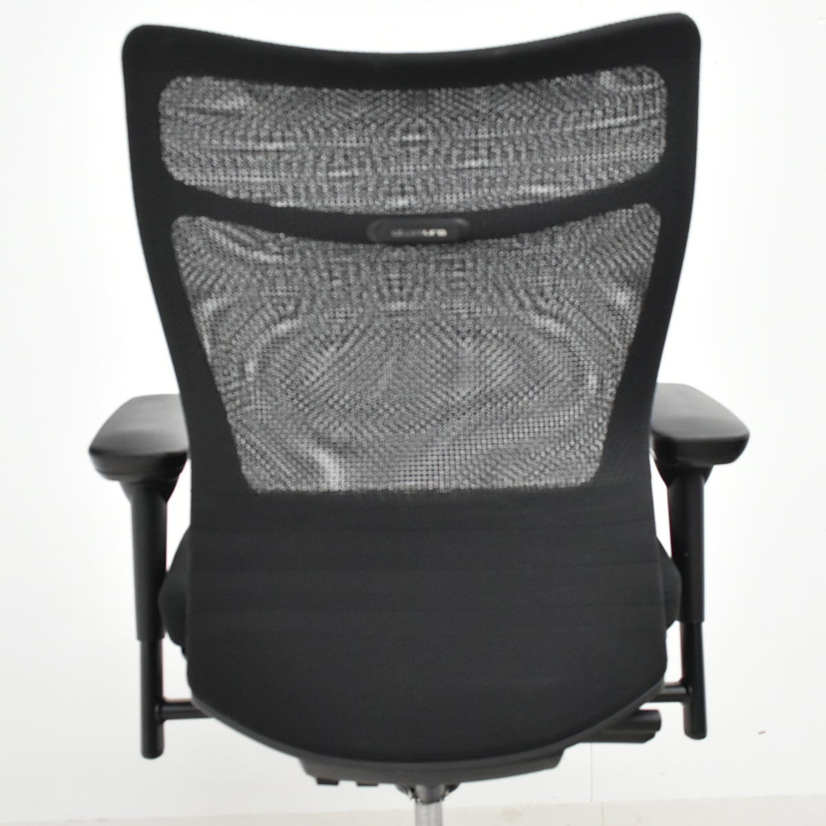 【中古】オカムラ　フィーゴ メッシュEX　可動肘　アルミポリッシュ脚　ブラック　2025092206【中古オフィス家具】