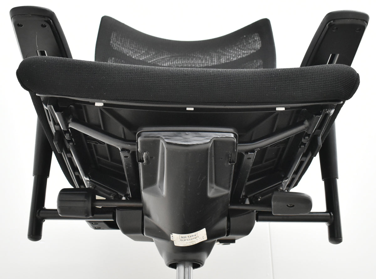 【中古】オカムラ　フィーゴ メッシュEX　可動肘　アルミポリッシュ脚　ブラック　2025092501【中古オフィス家具】