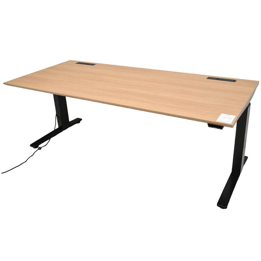 【中古】オカムラ　スイフト　電動昇降デスク　2021年製　幅1750　2025092507【中古オフィス家具】