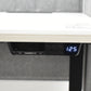 【中古】オカムラ　スイフト　電動昇降デスク　デスクトップパネル（フェルト）レバータイプ（インジケーター、メモリー機能付）マルチコンセントユニット２個　幅1385　2025092902【中古オフィス家具】