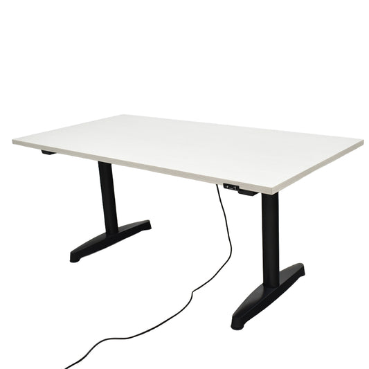 【中古】イトーキ　トイロ　電動昇降デスク　昇降スイッチタイプ（２か所）幅1500　2024年製　2025093001【中古オフィス家具】