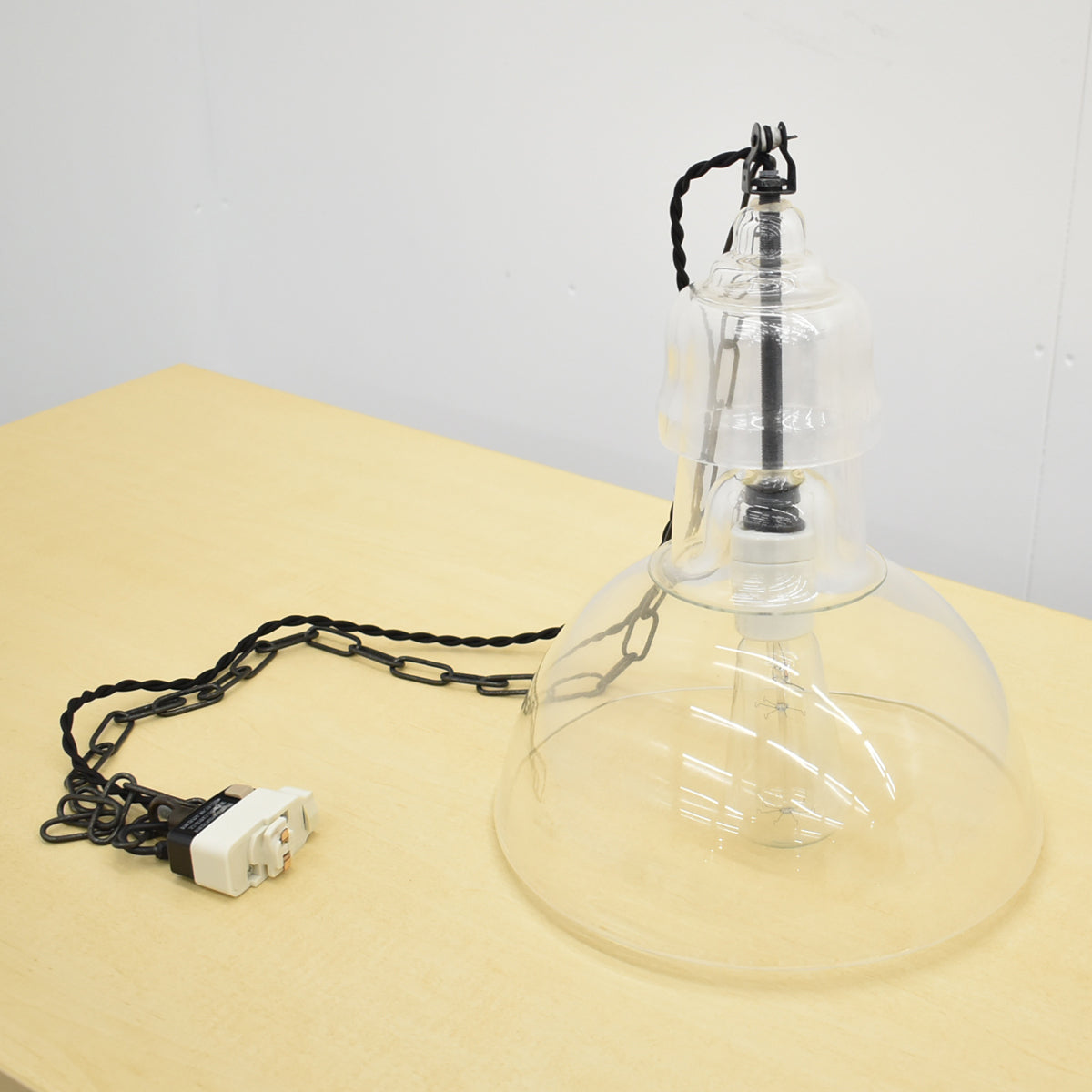 【中古】Blackbord　LA LAMP HABILLEE アビエ　ガラス　ペンダントライト　2025101103【中古オフィス家具】