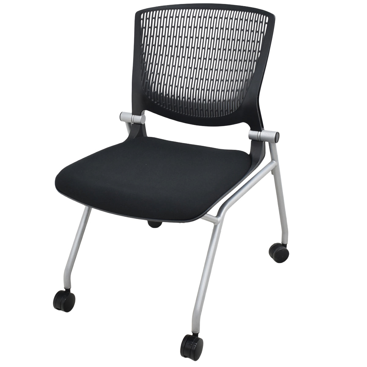 【中古】オカムラ　グラータ　ミーティングチェア　ネスティング可　ブラック　2025101407【中古オフィス家具】