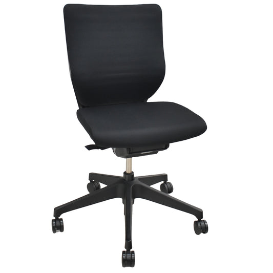 【中古オフィス家具】イトーキ　エピオス　ローバック　クロスタイプ　ブラックフレーム　フリーロッキングタイプ（ロッキングストッパーなし）　2025101411【中古】