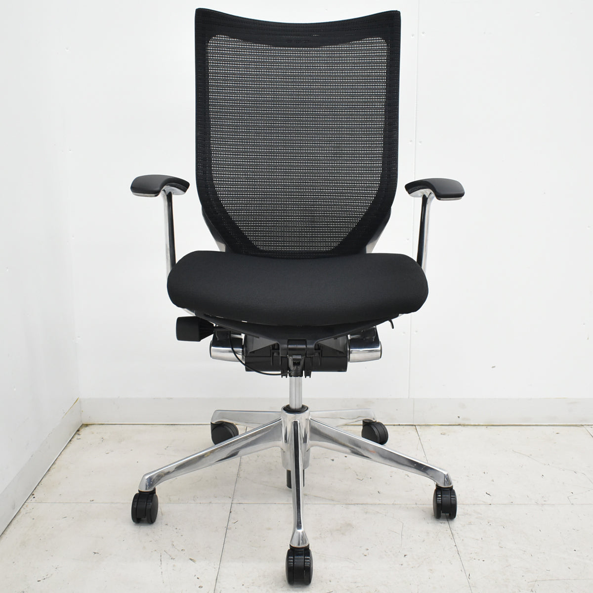 【中古】オカムラ　バロン　ハイバック　固定肘　ポリッシュ　2025101413【中古オフィス家具】