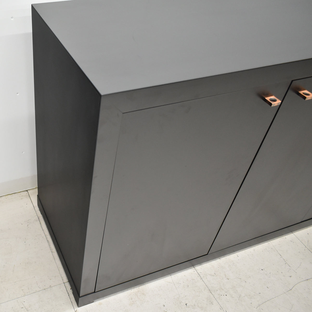 【中古】メーカー不明　高級サイドボード　木製　ソフトクローズ付　内側引出付　幅1800　2025101503【中古オフィス家具】