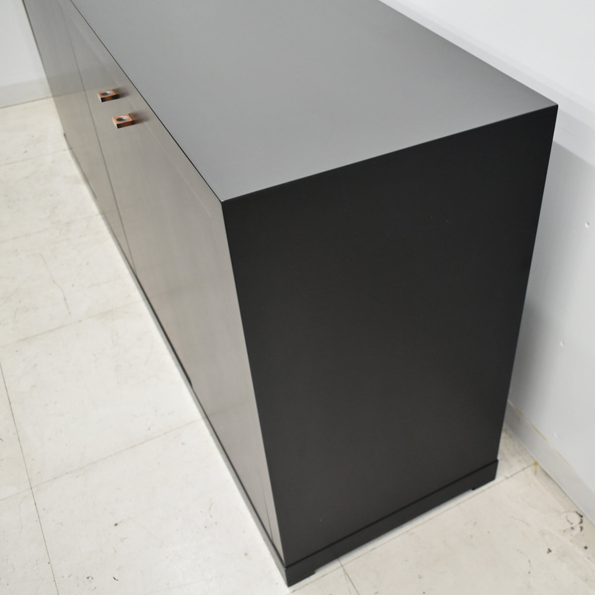 【中古】メーカー不明　高級サイドボード　木製　ソフトクローズ付　内側引出付　幅1800　2025101503【中古オフィス家具】