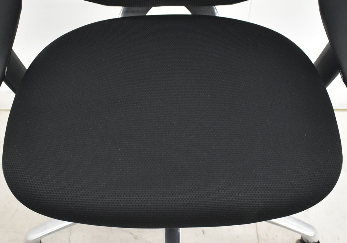 【中古】オカムラ　サブリナ　スマートオペレーション　可動肘　ポリッシュ脚　前傾機能なし　2025101603【中古オフィス家具】【中古】