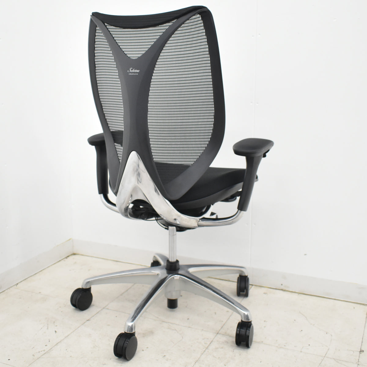 【中古】オカムラ　サブリナ　スマートオペレーション　可動肘　ポリッシュ脚　前傾機能なし　2025101603【中古オフィス家具】【中古】