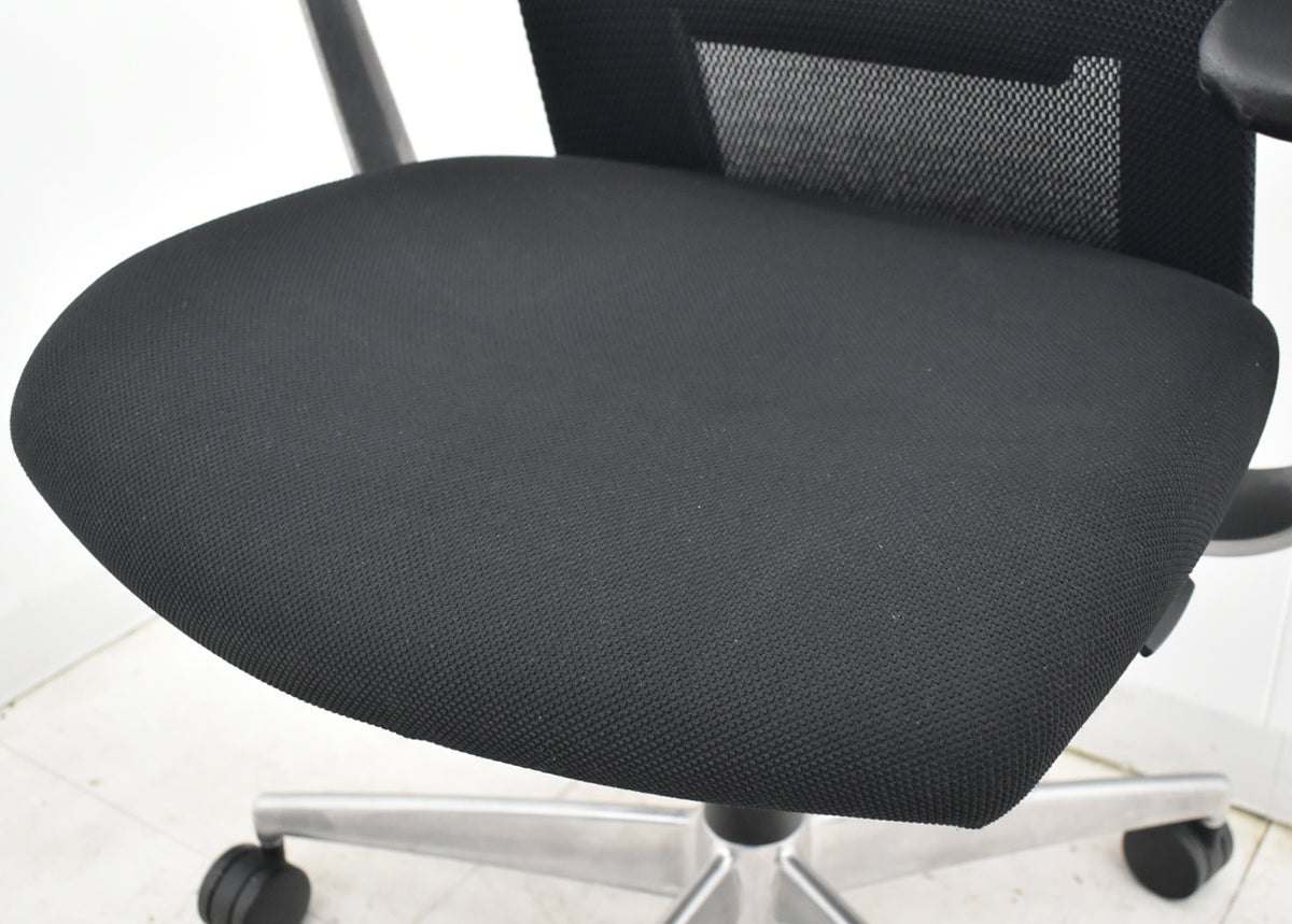 【中古】 コクヨ　フォスターカリノ　固定肘　ポリッシュ脚　ランバーサポート　2025101604【中古オフィス家具】