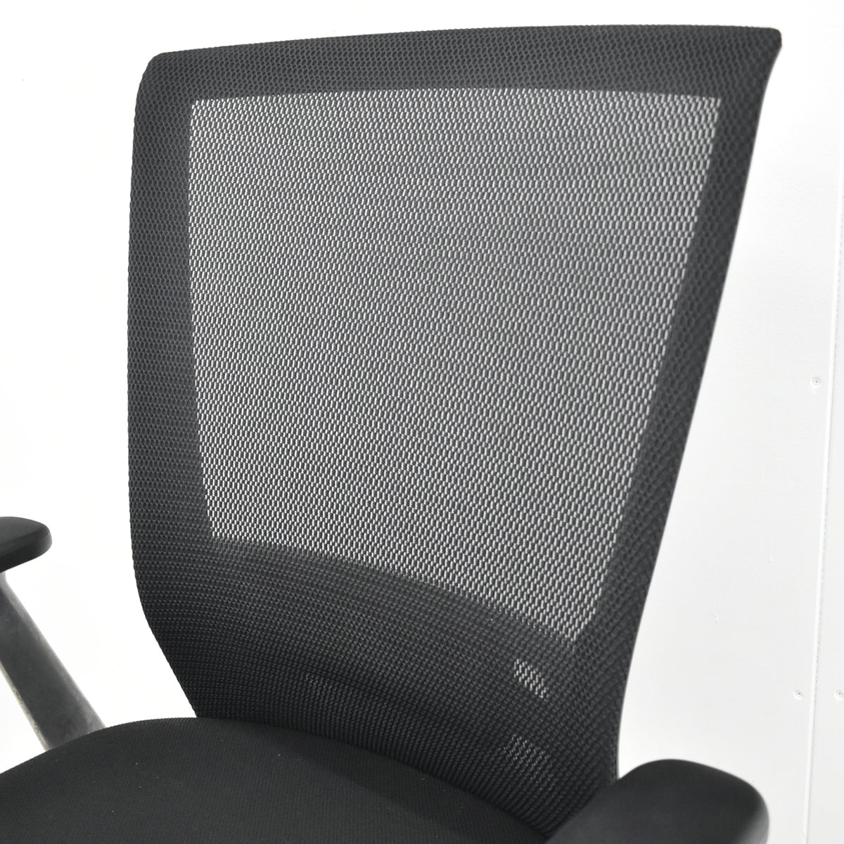 【中古】 コクヨ　フォスターカリノ　固定肘　ポリッシュ脚　ランバーサポート　2025101604【中古オフィス家具】