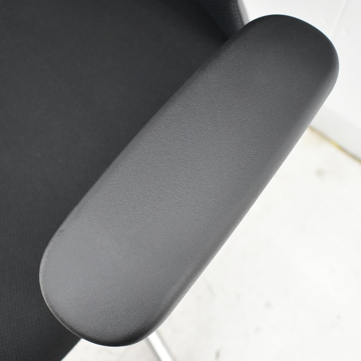 【中古】 コクヨ　フォスターカリノ　固定肘　ポリッシュ脚　ランバーサポート　2025101604【中古オフィス家具】