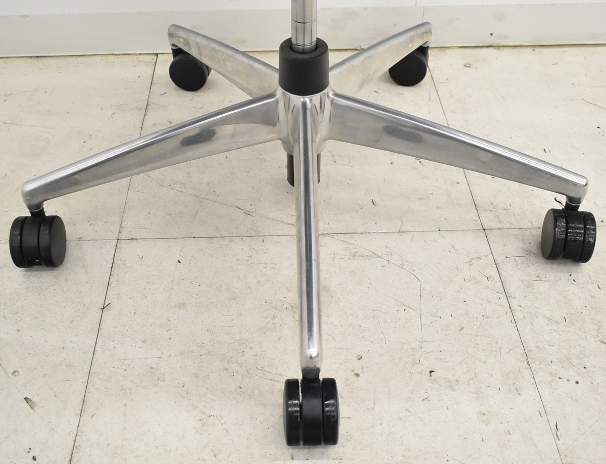 【中古】 コクヨ　フォスターカリノ　固定肘　ポリッシュ脚　ランバーサポート　2025101604【中古オフィス家具】