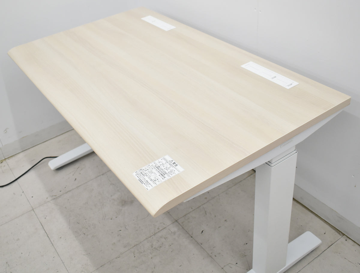 【中古】オカムラ　スイフト　電動昇降デスク　スムースフォルムエッジ　コントロールレバータイプ　インジケーター付メモリー機能　2022年製　幅1150　2025101702【中古オフィス家具】