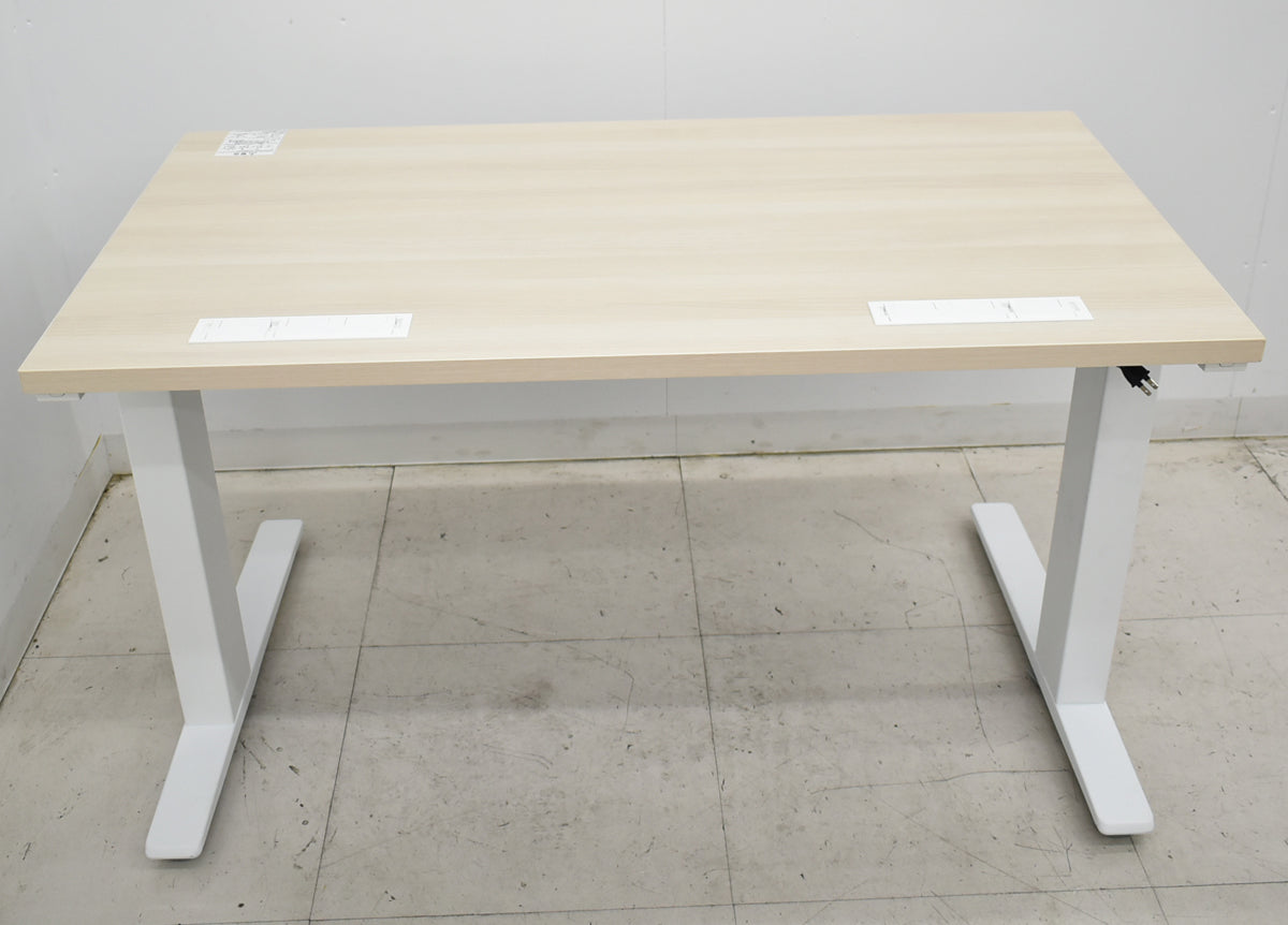 【中古】オカムラ　スイフト　電動昇降デスク　スムースフォルムエッジ　コントロールレバータイプ　インジケーター付メモリー機能　2022年製　幅1150　2025101702【中古オフィス家具】