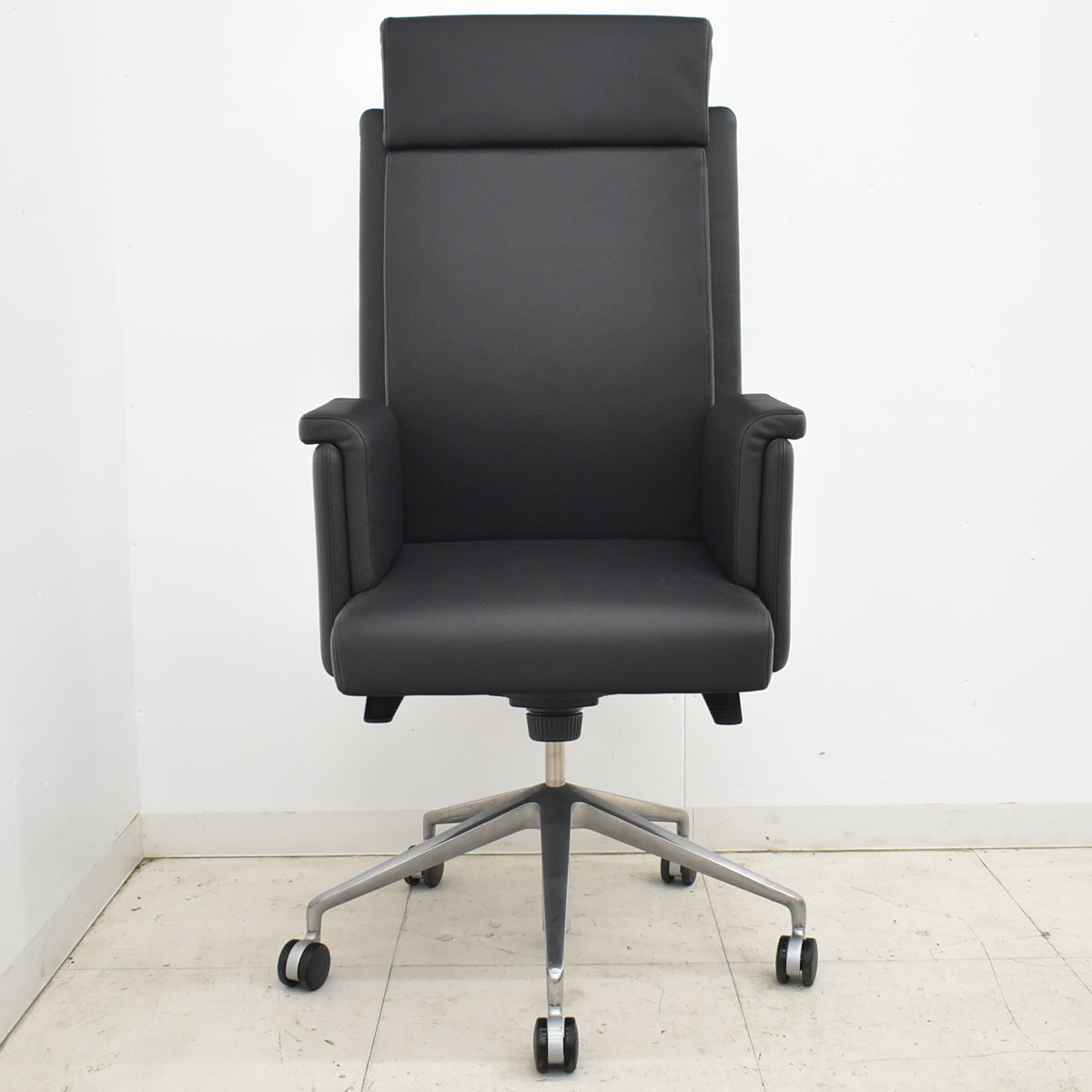 【中古】ウォルター・ノル　JASON　エグゼクティブチェア　総革張り　ブラック　2025102002【中古オフィス家具】
