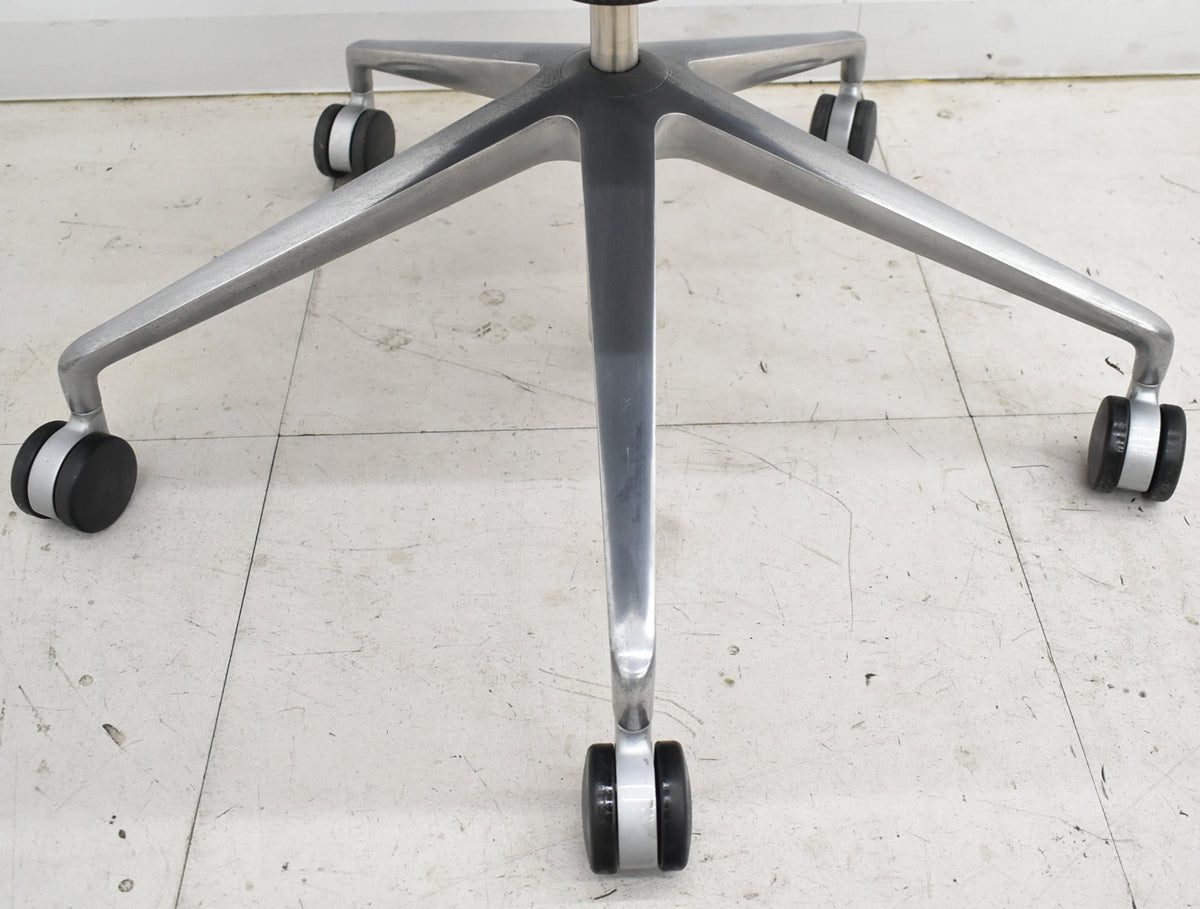 【中古】ウォルター・ノル　JASON　エグゼクティブチェア　総革張り　ブラック　2025102002【中古オフィス家具】