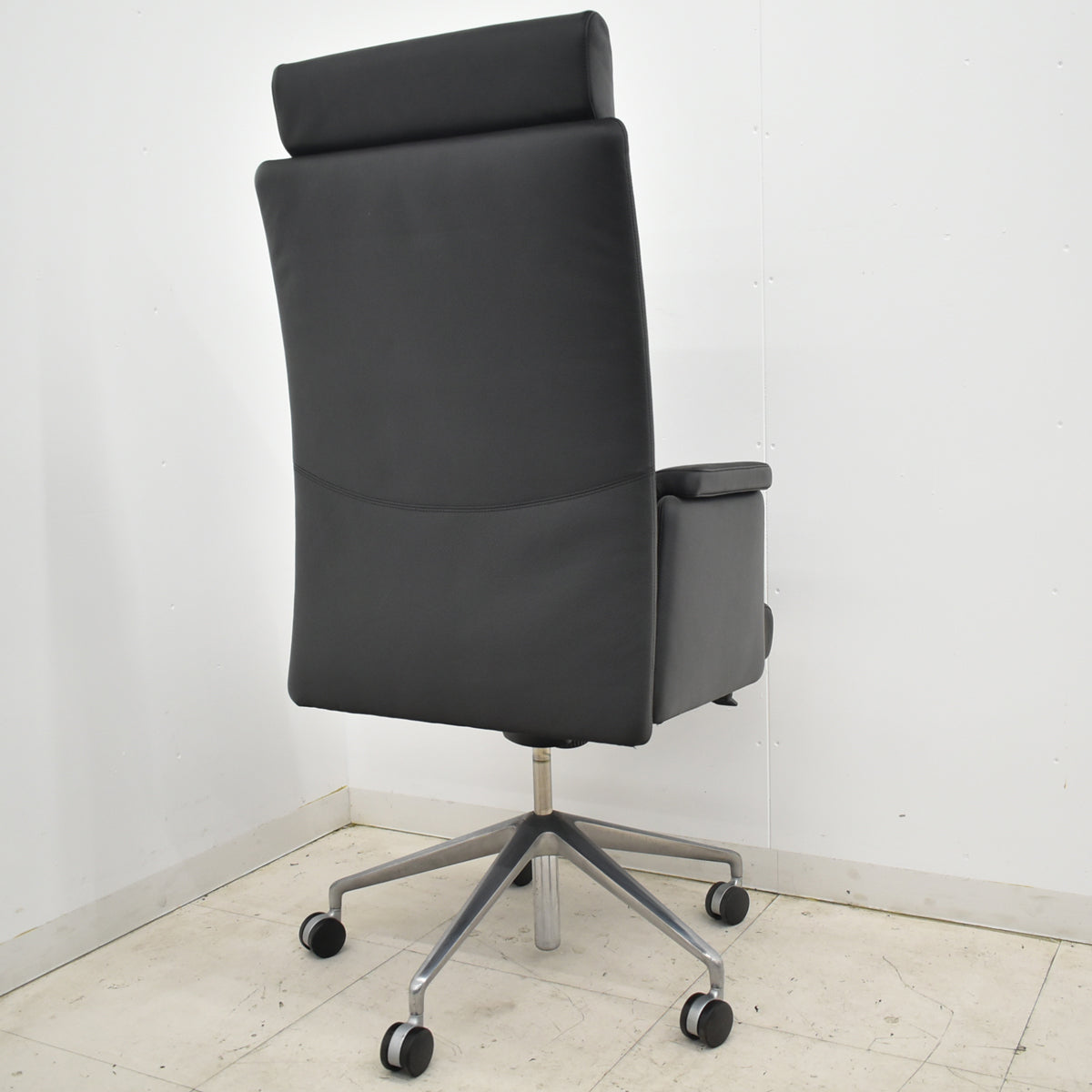 【中古】ウォルター・ノル　JASON　エグゼクティブチェア　総革張り　ブラック　2025102002【中古オフィス家具】