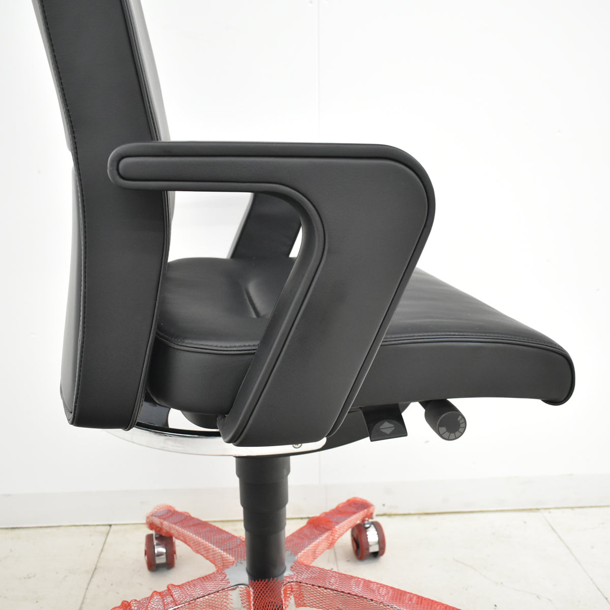 【中古】セダス　オフコース エグゼクティブ　総革張り　ポリッシュ　2025102301【中古オフィス家具】