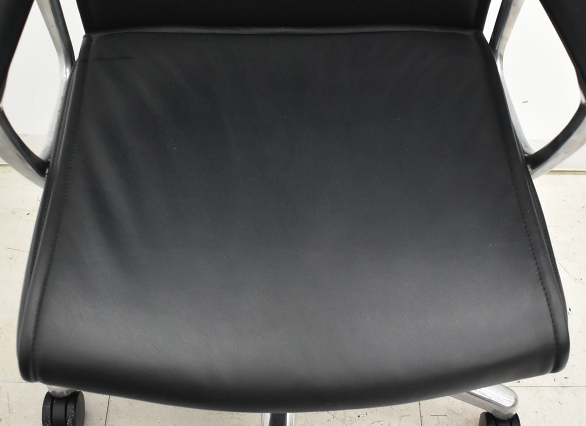 【中古】オカムラ　CEシリーズRXタイプ　エクストラハイバック　固定肘　ポリッシュ　2018年製　2025102302【中古オフィス家具】