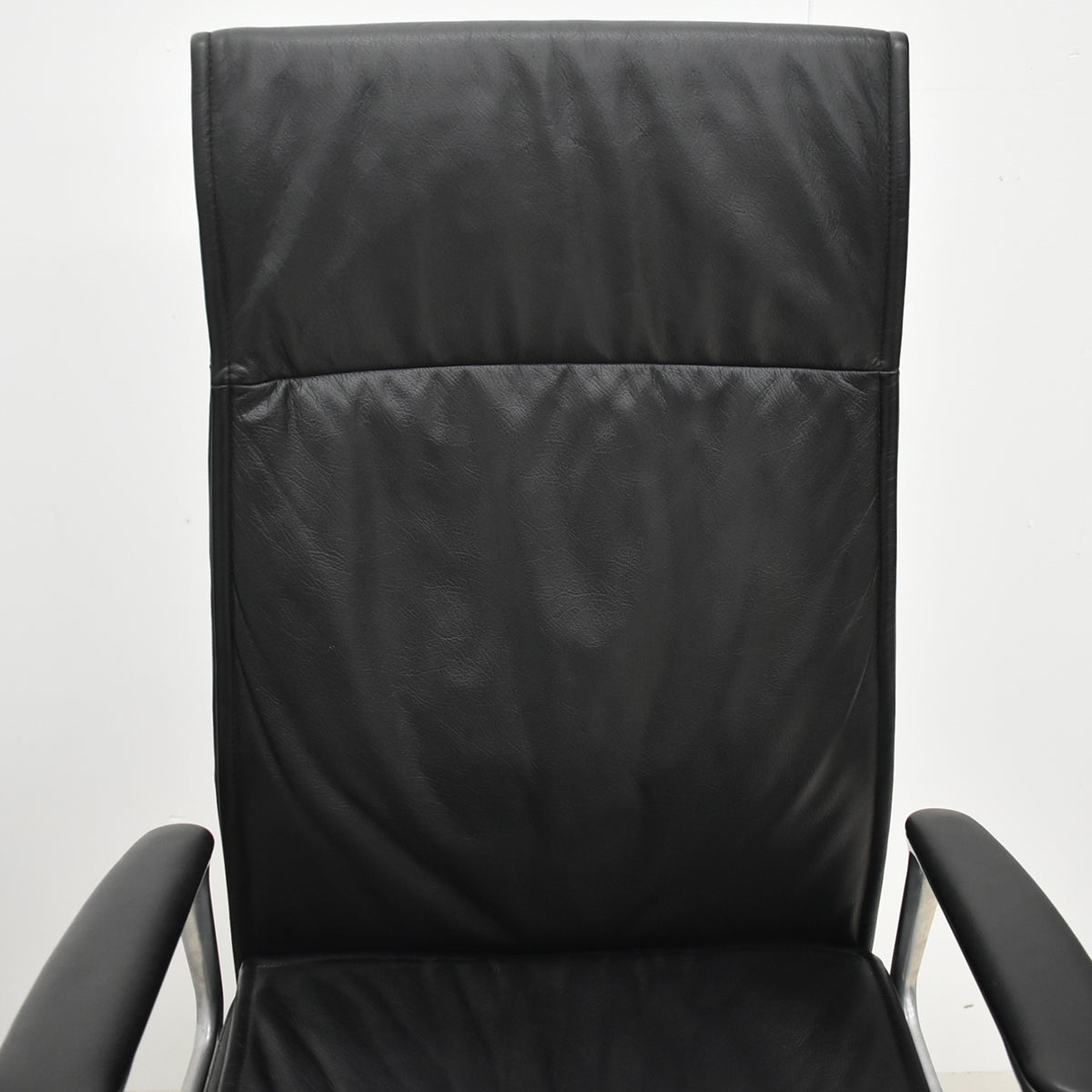 【中古】オカムラ　CEシリーズRXタイプ　エクストラハイバック　固定肘　ポリッシュ　2018年製　2025102303【中古オフィス家具】