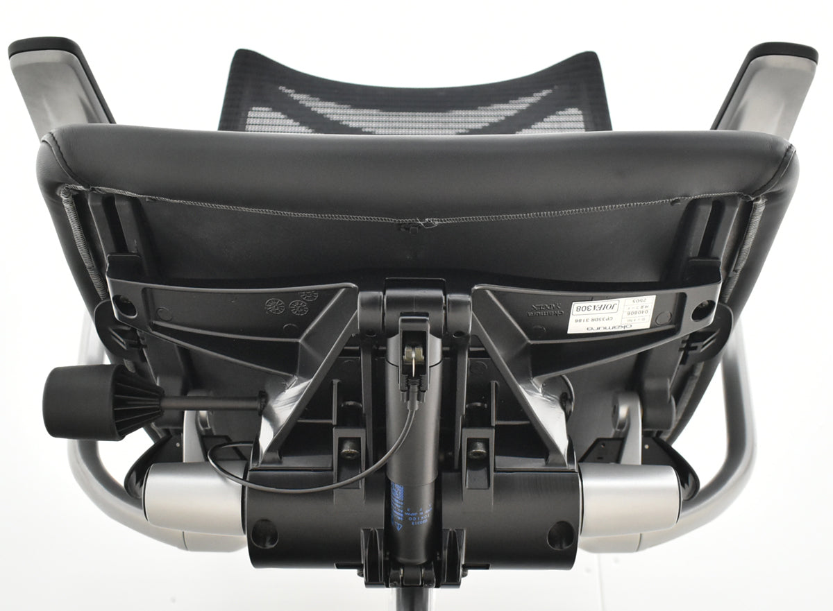 【中古】オカムラ　バロン　ハイバック　固定肘（新品交換済）革張り　シルバー脚　2025102305【中古オフィス家具】