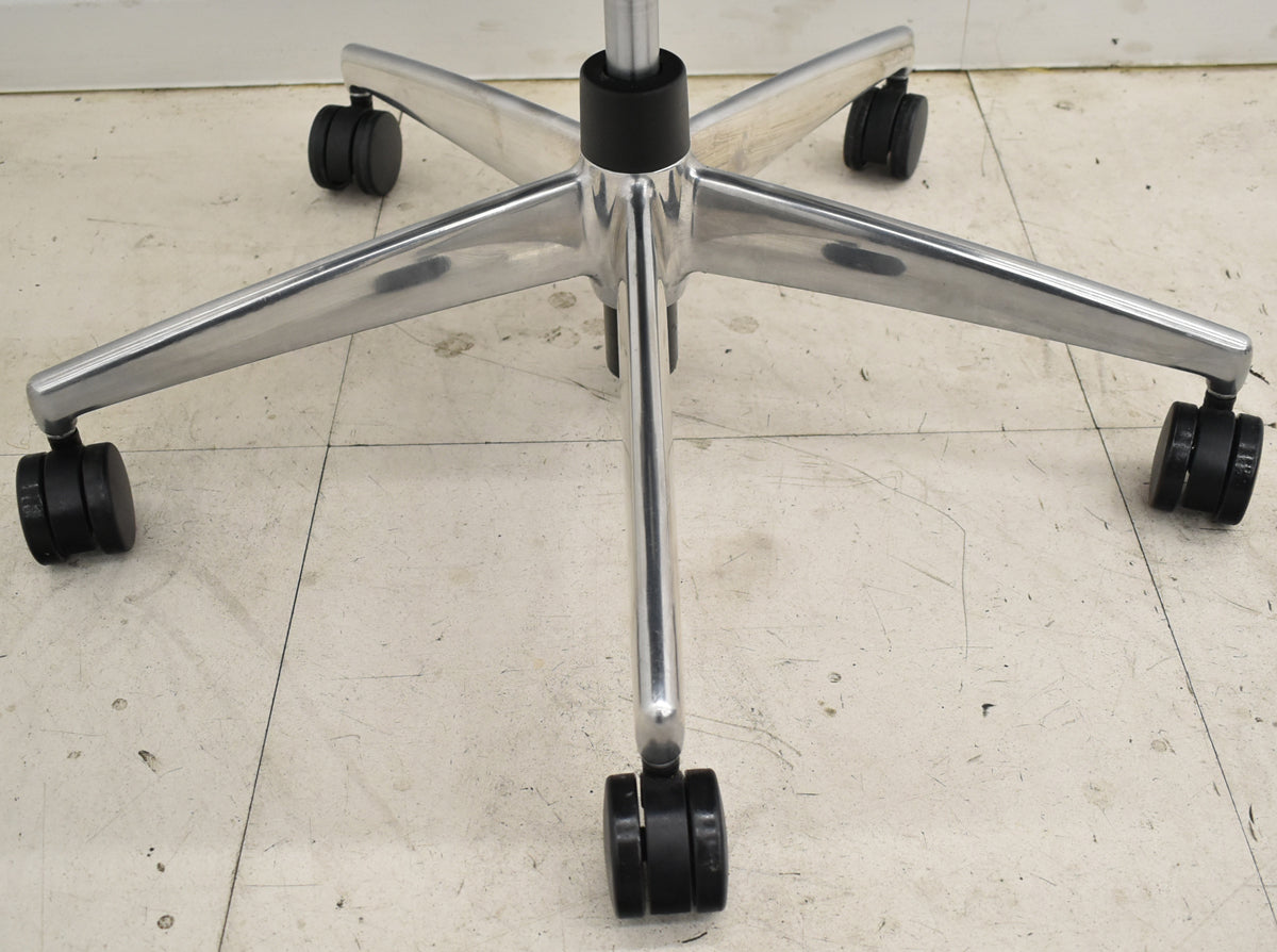 【中古】コクヨ　ベゼル　可動肘（クランクスライドアーム）ハンガー　ポリッシュ　2025110607【中古オフィス家具】