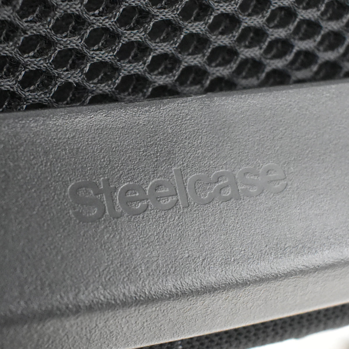 【中古】スチールケース　シンクチェア　固定肘　ポリッシュ　2025110701【中古オフィス家具】