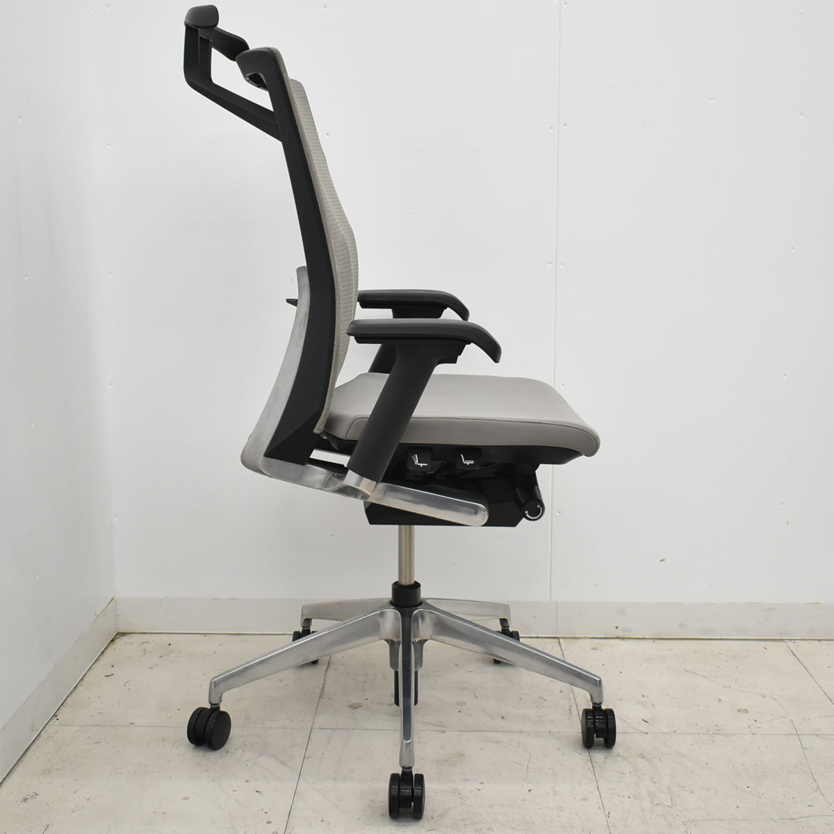 【中古】イトーキ　ヴェント　ハイバック　可動肘　オートマチックランバーテンション　ポリッシュ　ハンガー　2025110702【中古オフィス家具】