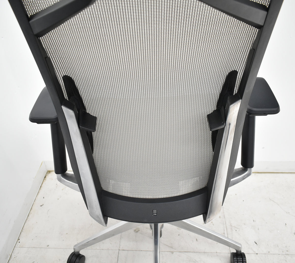 【中古】イトーキ　ヴェント　ハイバック　可動肘　オートマチックランバーテンション　ポリッシュ　ハンガー　2025110702【中古オフィス家具】