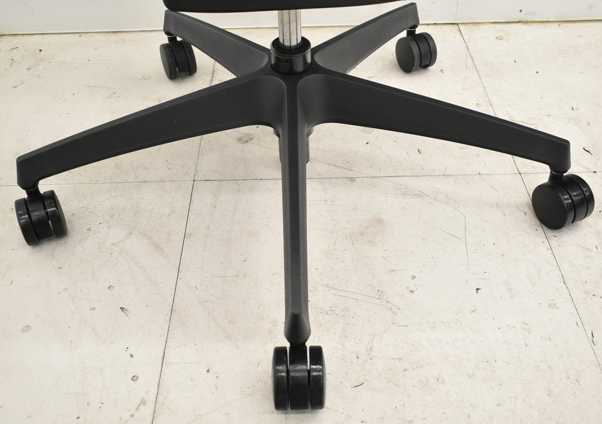 【中古】コクヨ　イング　固定肘　バーチカルタイプ　2021年製　2025110703【中古オフィス家具】