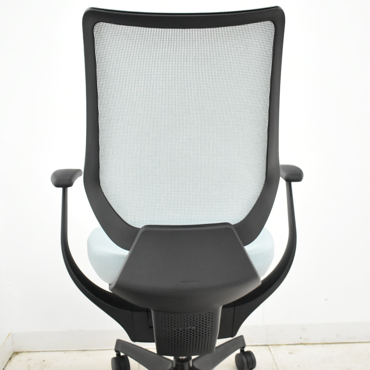 【中古】コクヨ　イング　固定肘　バーチカルタイプ　2021年製　2025110703【中古オフィス家具】