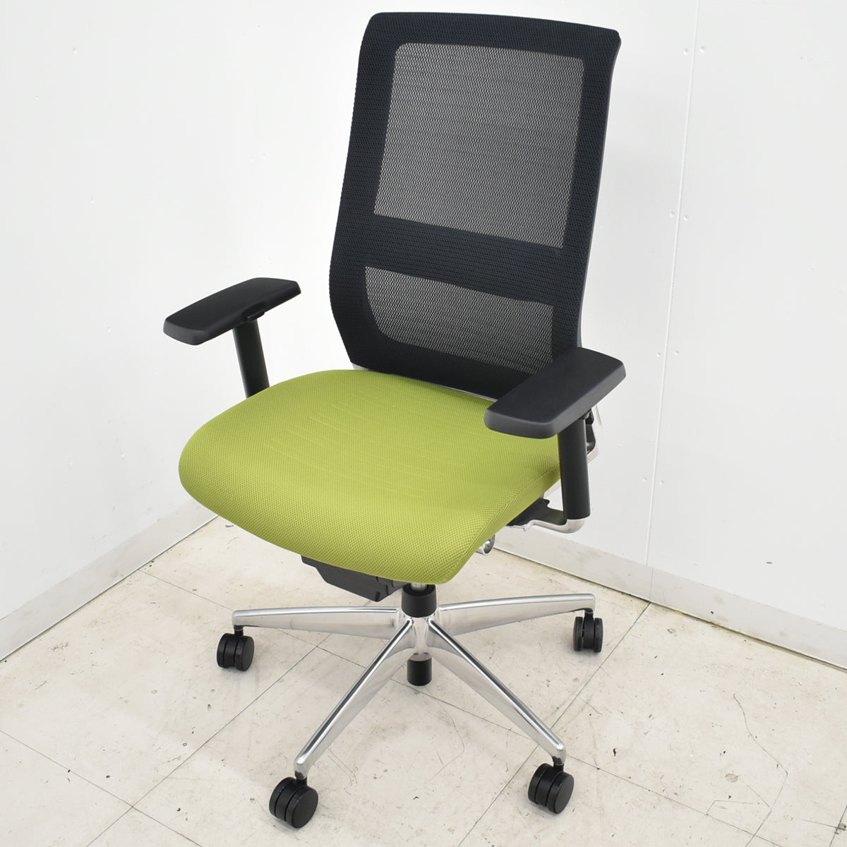 【中古】コクヨ　エアフォート　可動肘　エアランバーサポート　ポリッシュ　2025111001【中古オフィス家具】