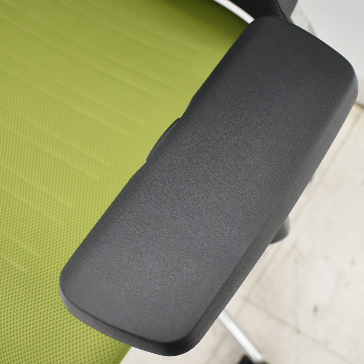 【中古】コクヨ　エアフォート　可動肘　エアランバーサポート　ポリッシュ　2025111001【中古オフィス家具】