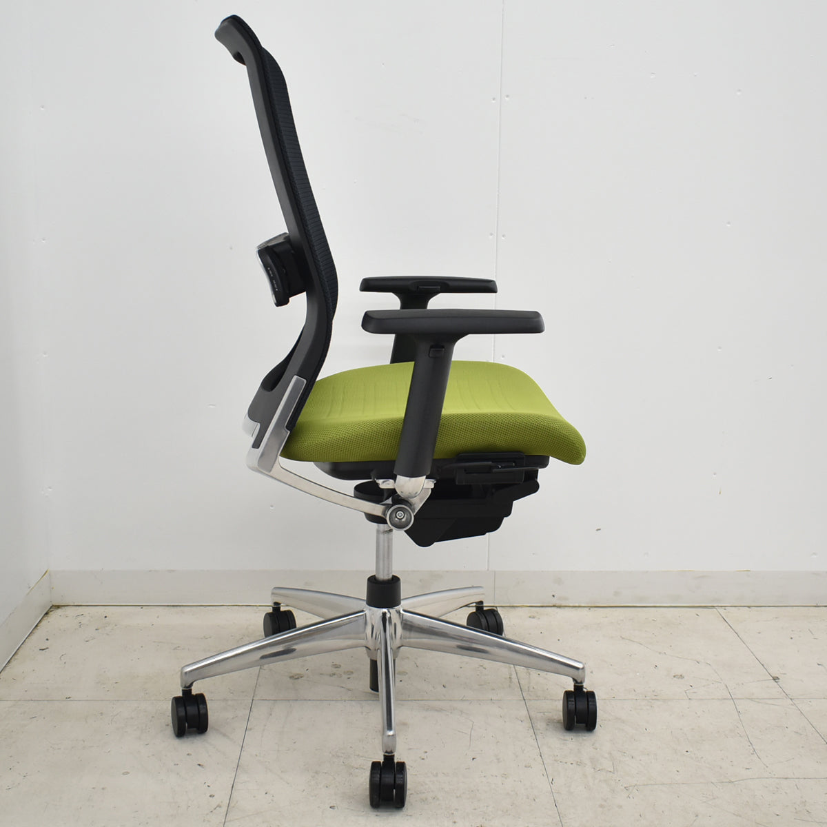 【中古】コクヨ　エアフォート　可動肘　エアランバーサポート　ポリッシュ　2025111001【中古オフィス家具】