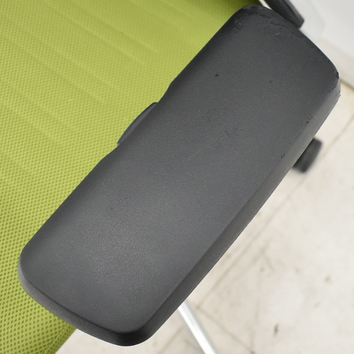 【中古】コクヨ　エアフォート　可動肘　エアランバーサポート　ポリッシュ　2025111002【中古オフィス家具】