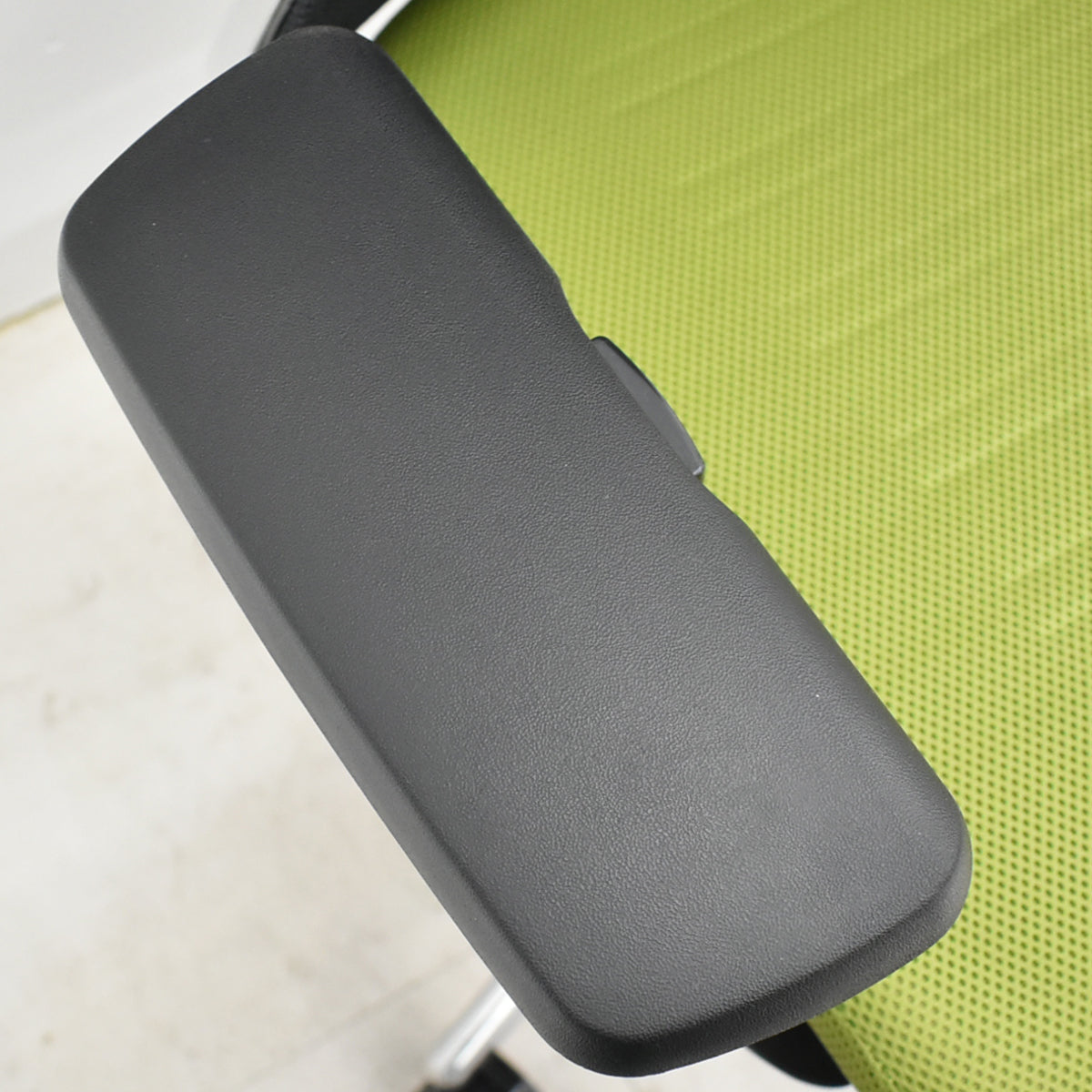 【中古】コクヨ　エアフォート　可動肘　エアランバーサポート　ポリッシュ　2025111002【中古オフィス家具】