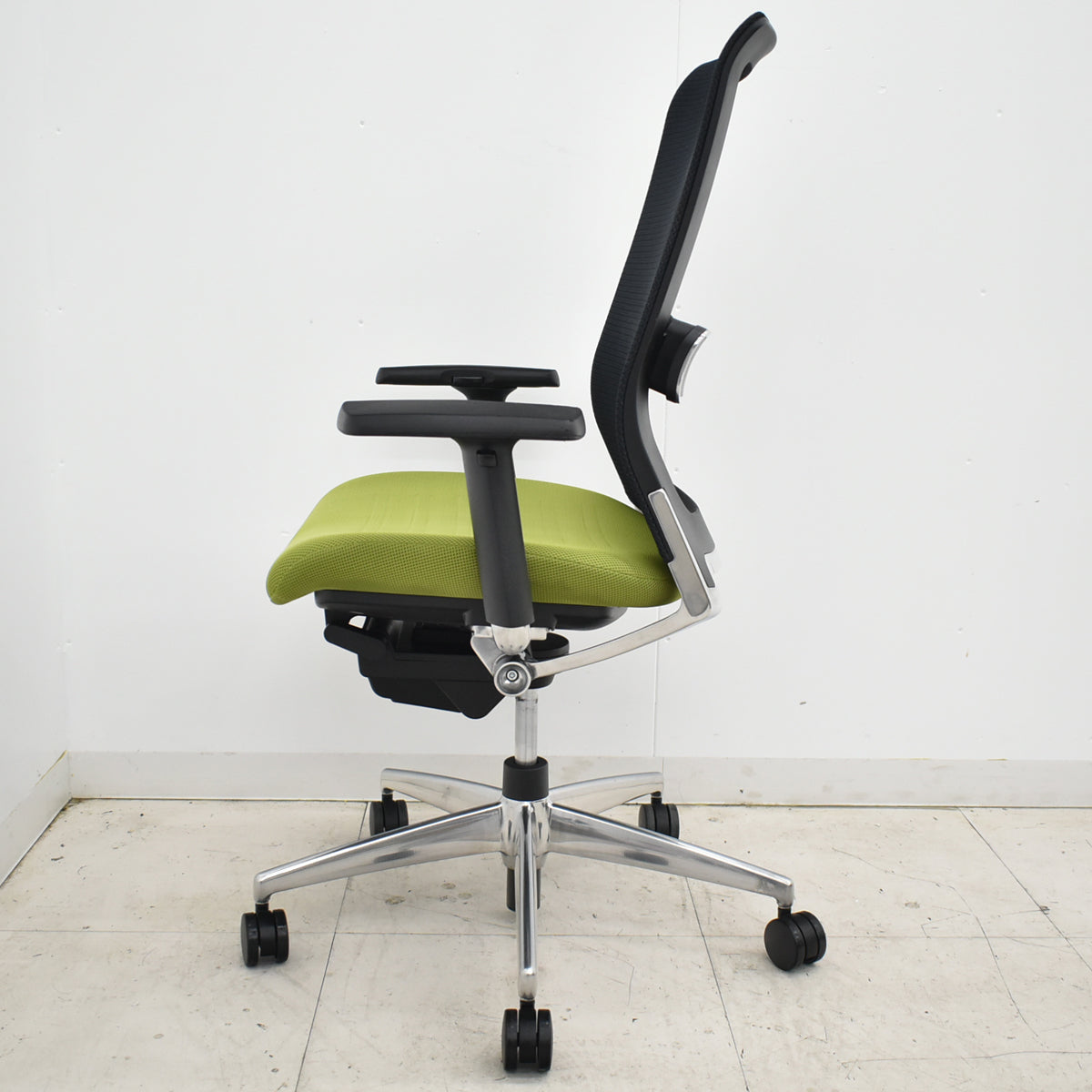 【中古】コクヨ　エアフォート　可動肘　エアランバーサポート　ポリッシュ　2025111002【中古オフィス家具】