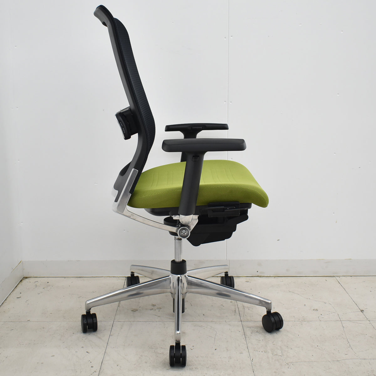 【中古】コクヨ　エアフォート　可動肘　エアランバーサポート　ポリッシュ　2025111002【中古オフィス家具】