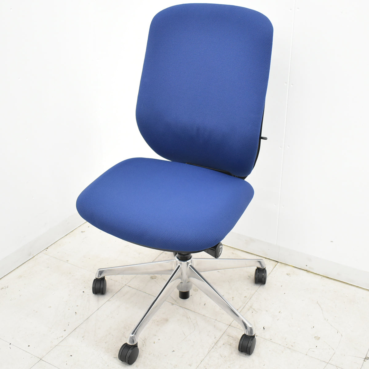 【中古】オカムラ　シルフィー　ハイバック　肘なし　バックカーブアジャスト　前傾機能　ポリッシュ　2025111008【中古オフィス家具】